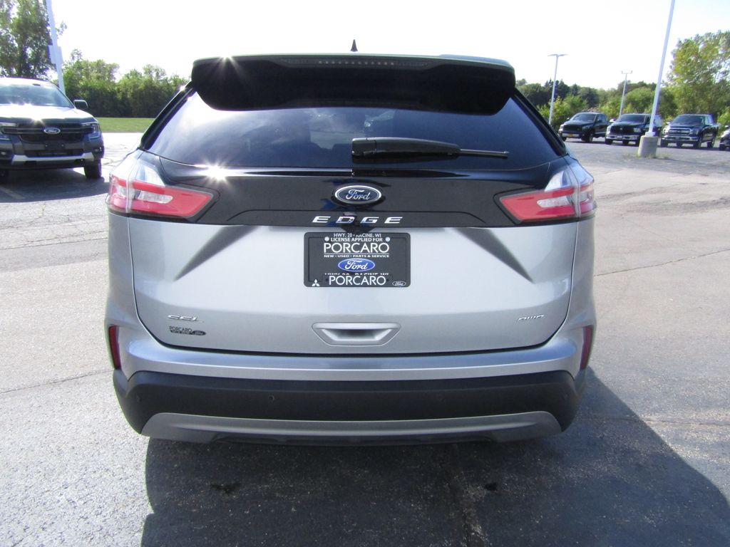 2023 Ford Edge SEL photo 2