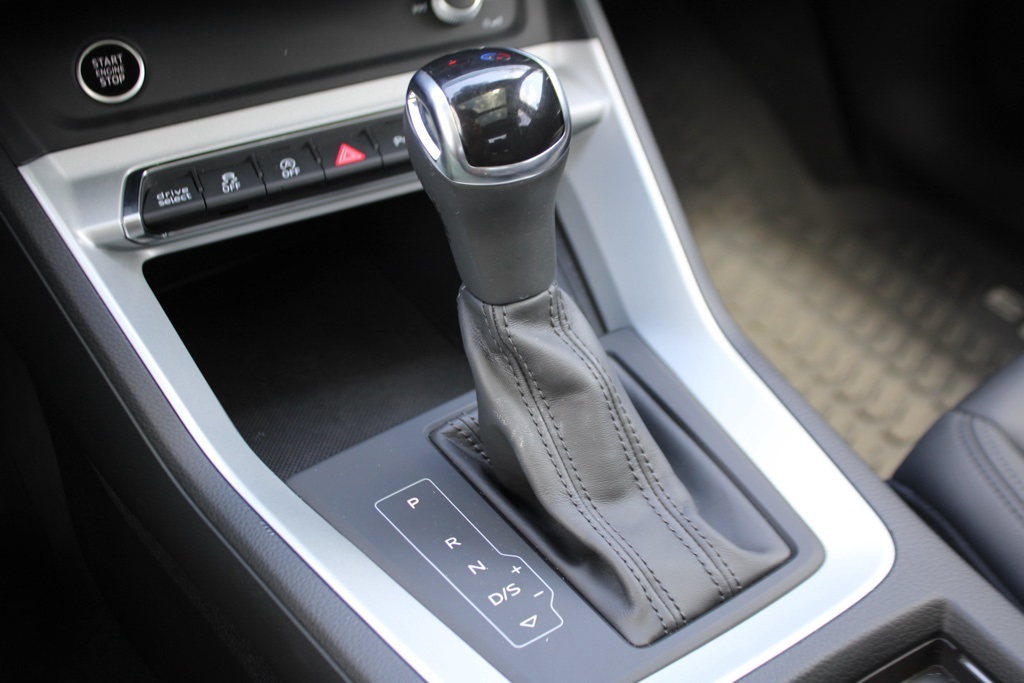 2021 Audi Q3 S line Premium 45 TFSI photo 24
