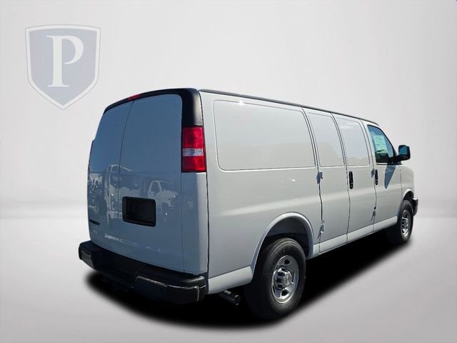 2025 Chevrolet Express Cargo 2500 photo 2