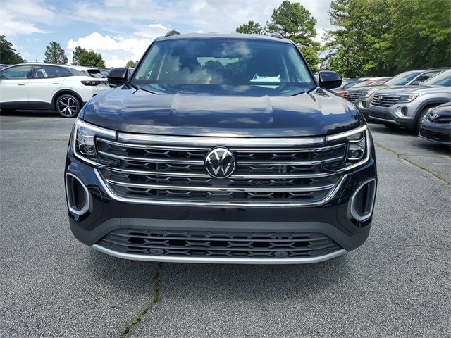 2026 Volkswagen Atlas SE photo 2