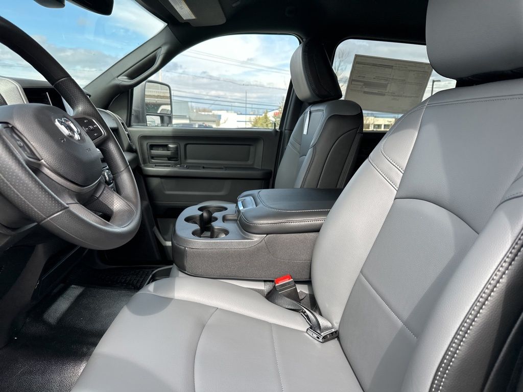 2024 Ram 3500 Tradesman photo 11