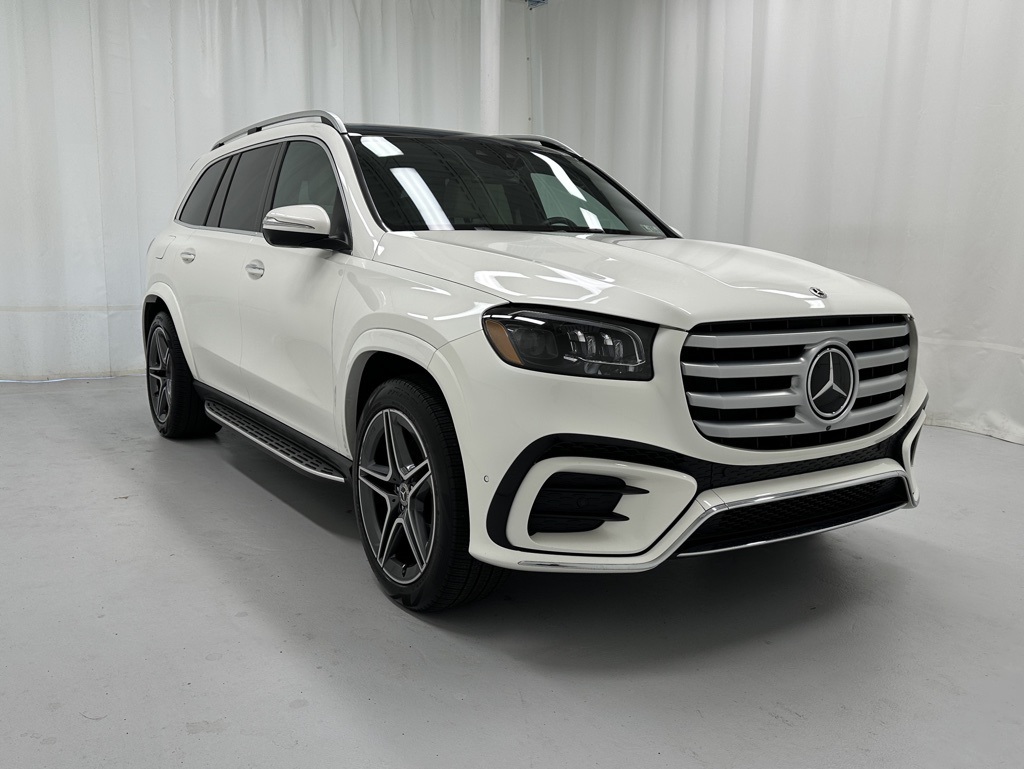 2024 Mercedes Benz GLS 450 4MATIC photo 2