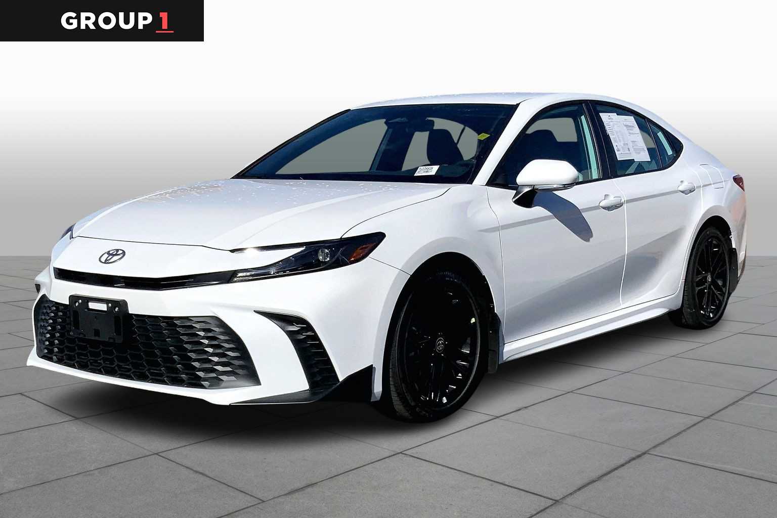 2026 Toyota Camry SE's photo