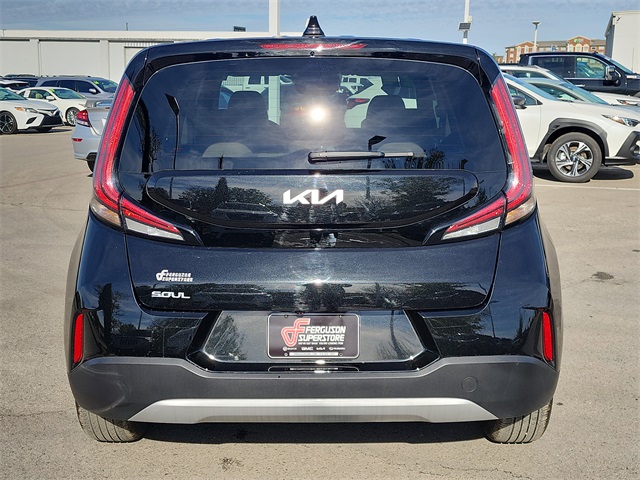 2024 Kia Soul LX S photo 2