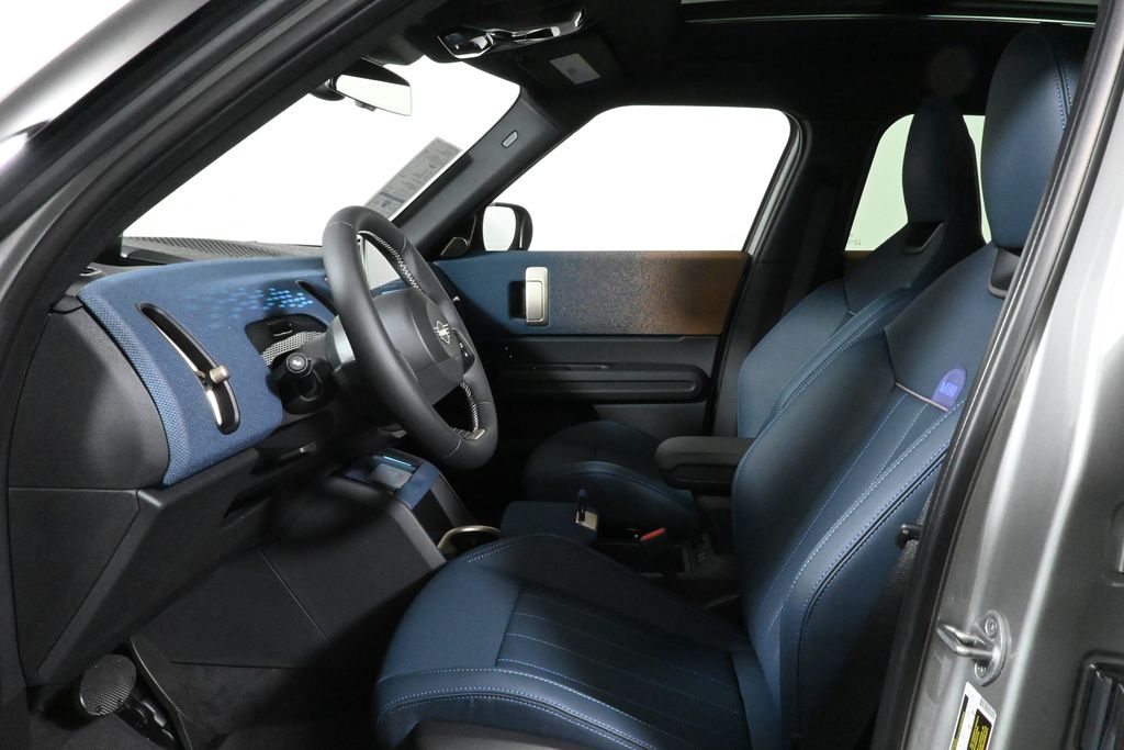 2025 Mini Countryman SE ALL4 photo 2