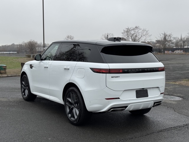 2025 Land Rover Range Rover Sport SE photo 3