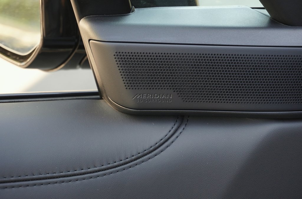 2025 LAND ROVER RANGE ROVER - Image 9