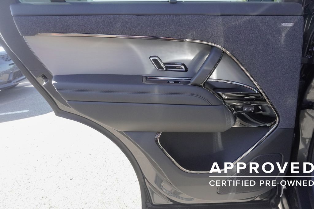 2025 Land Rover Range Rover Sport SE photo 24
