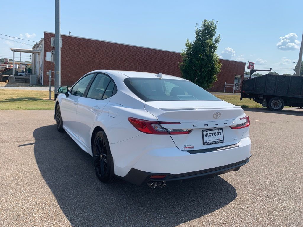 2025 Toyota Camry SE photo 5