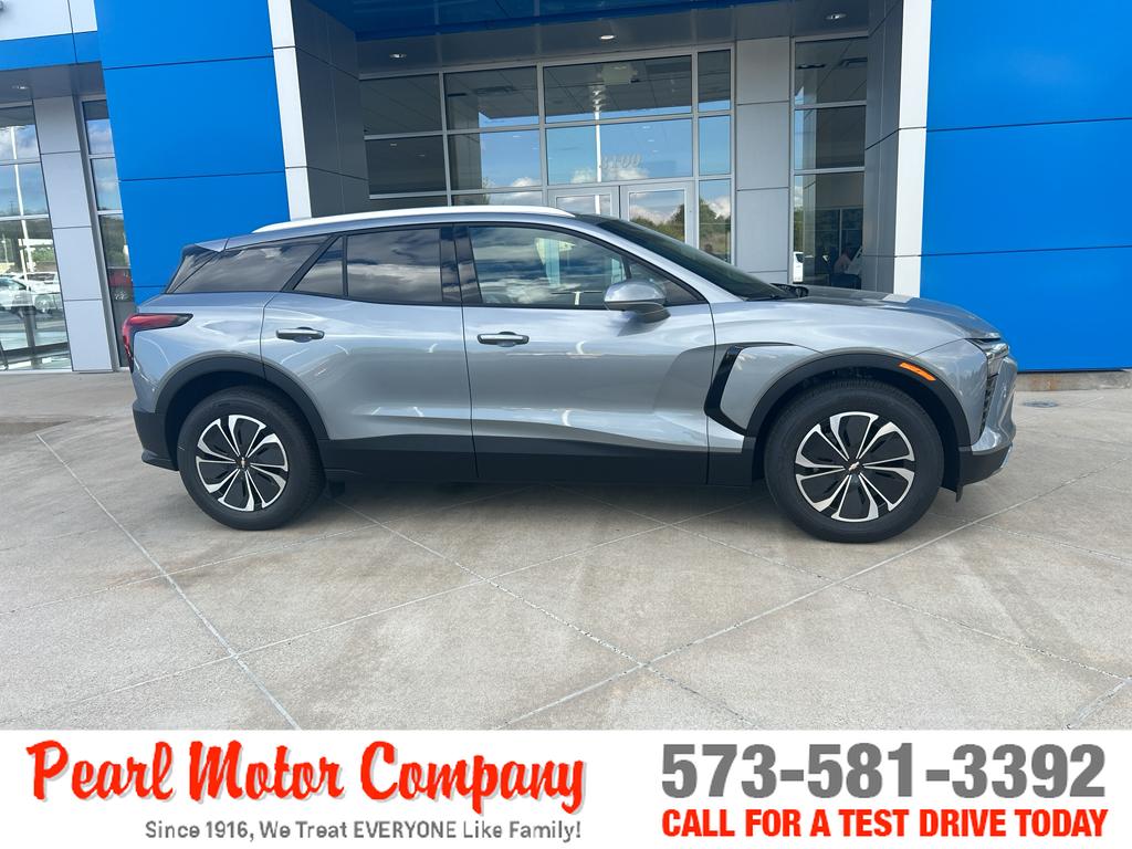 2026 Chevrolet Blazer EV photo 3