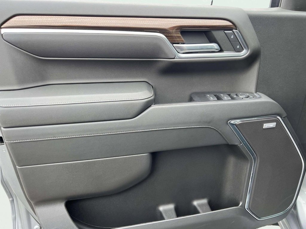 2024 Chevrolet Silverado 1500 RST photo 23