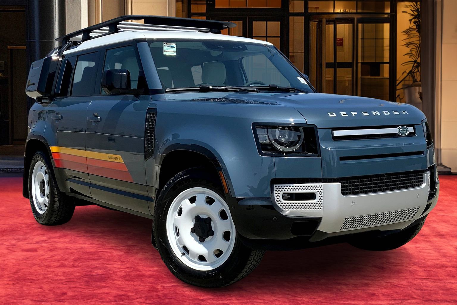 2025 Land Rover Defender 110 S photo 15