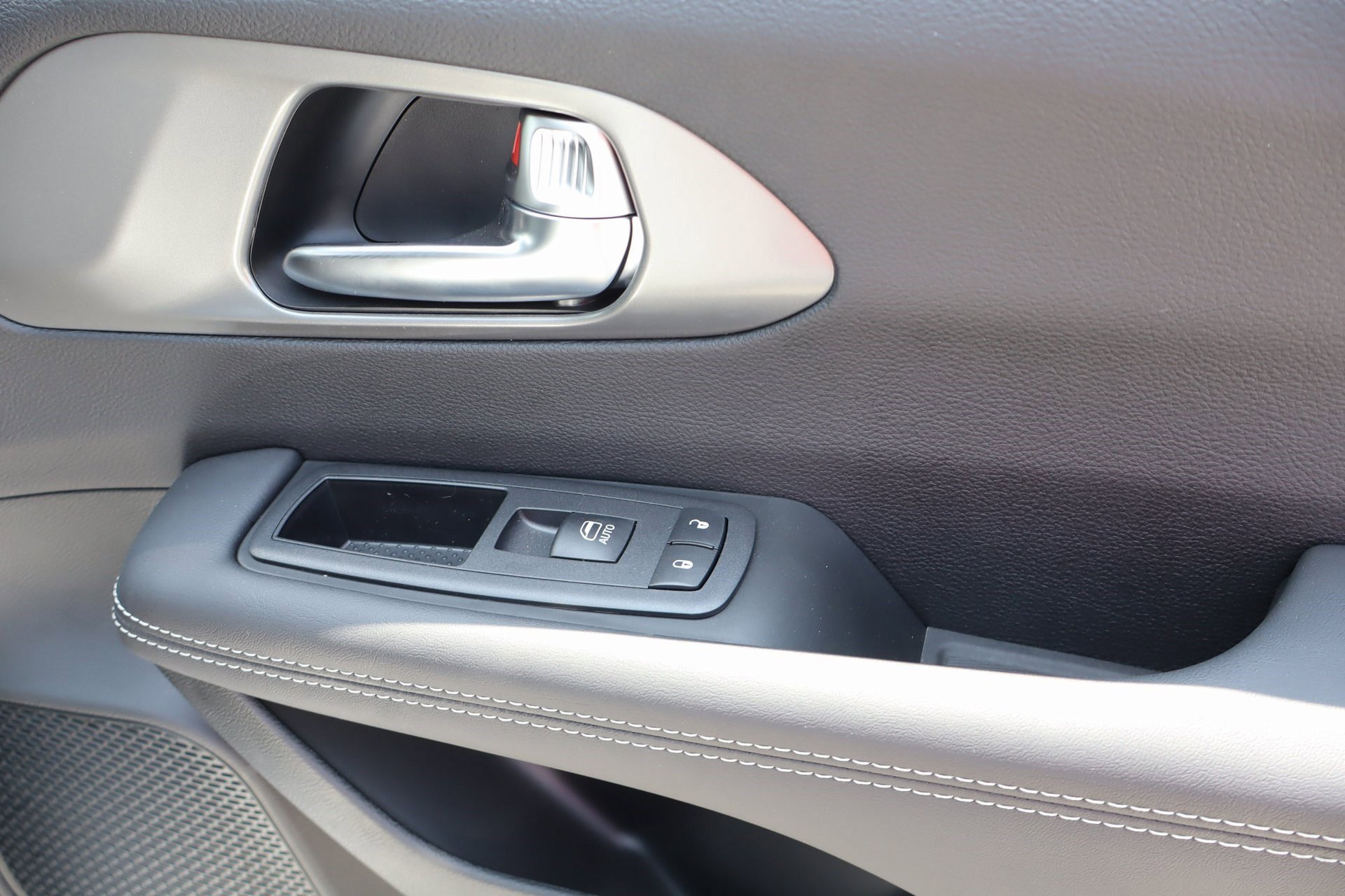 2025 Chrysler Voyager LX photo 30