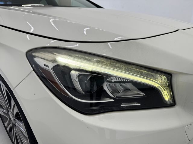 2017 Mercedes Benz CLA 250 photo 31