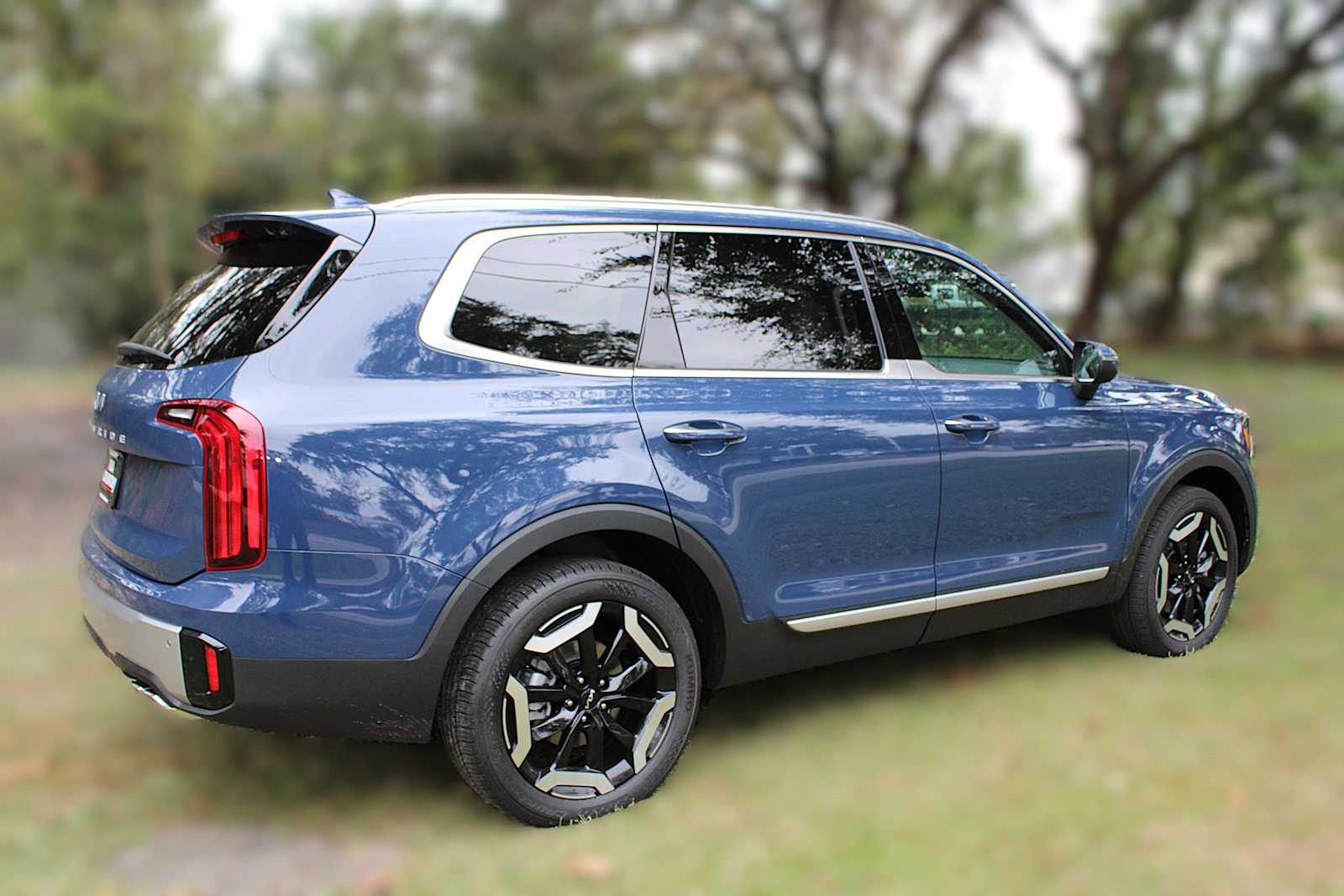 2025 Kia Telluride S photo 4