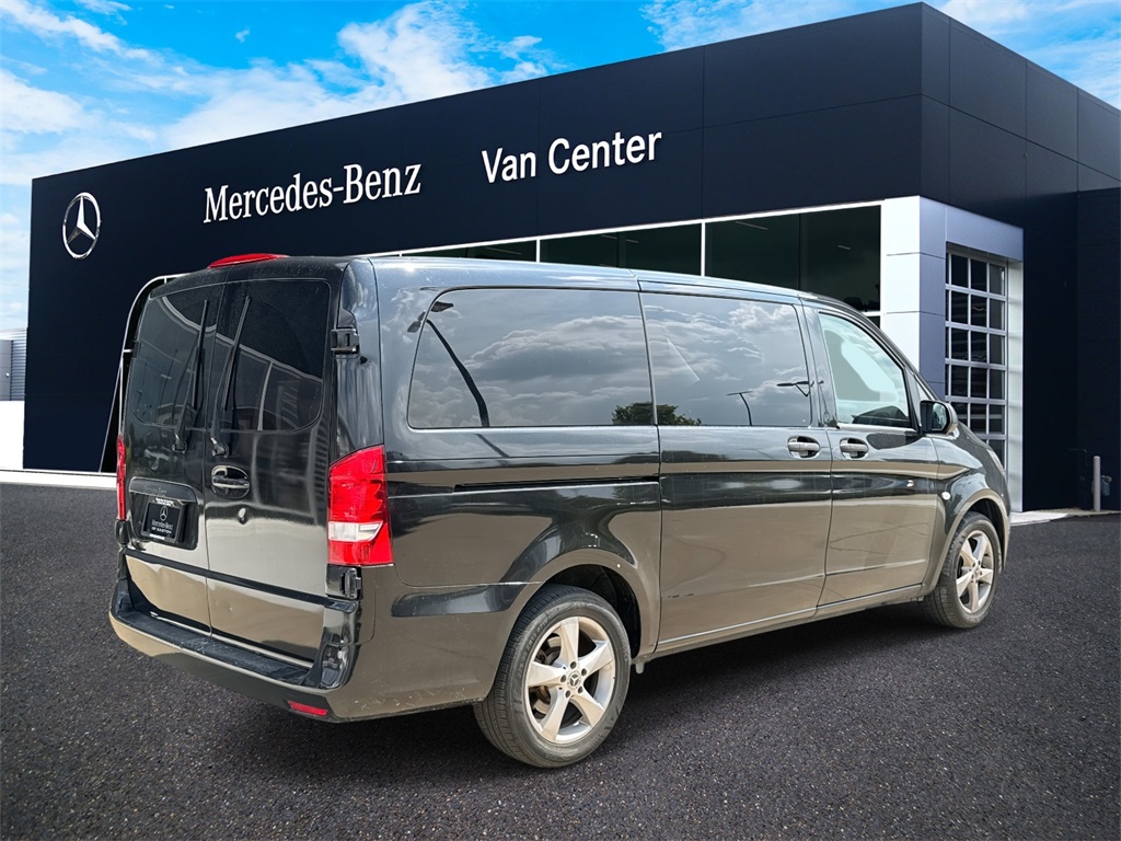 2018 Mercedes Benz Metris Passenger photo 3