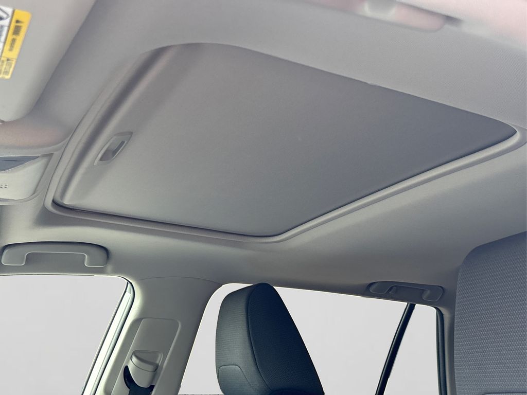 2022 Toyota RAV4 XLE photo 16