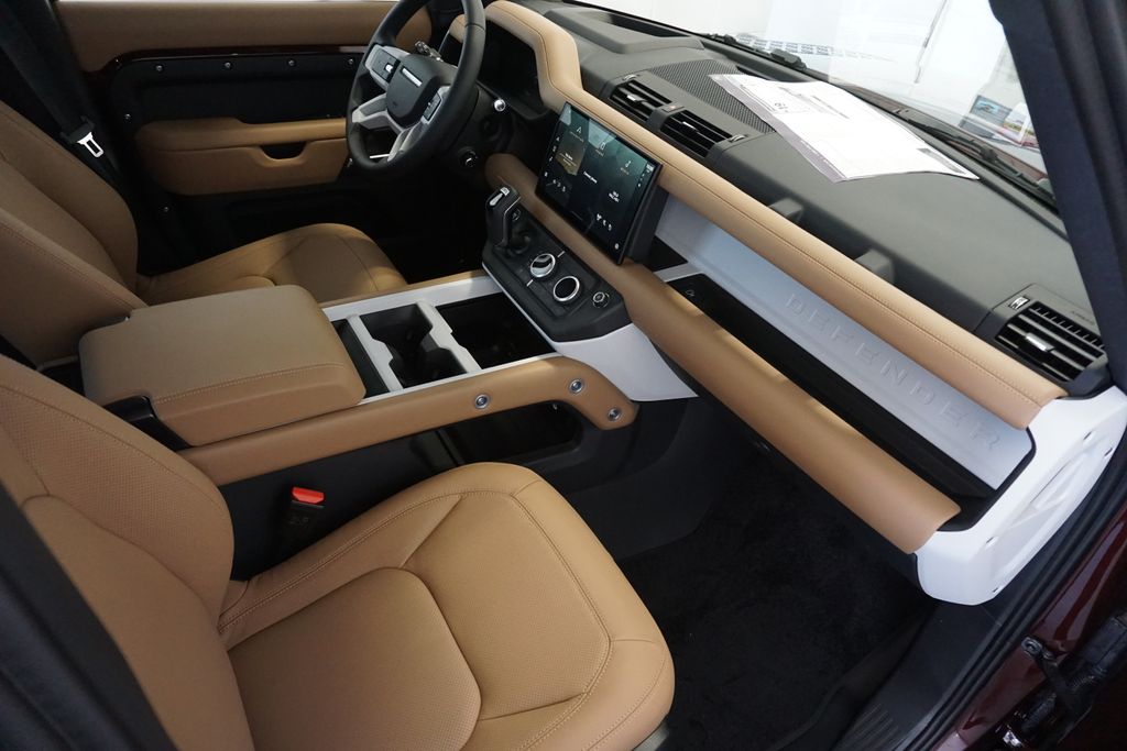 2025 Land Rover Defender 130 X-Dynamic SE photo 21