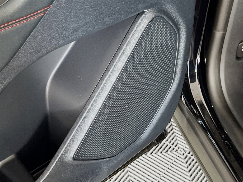2025 Ford Explorer ST photo 11