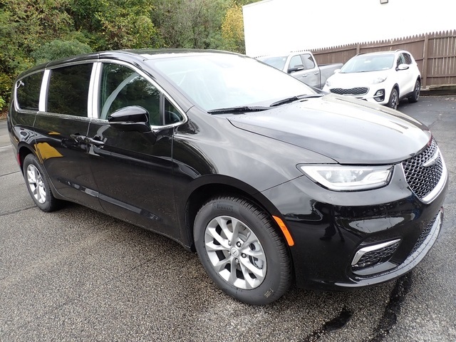 2026 Chrysler Pacifica photo 7