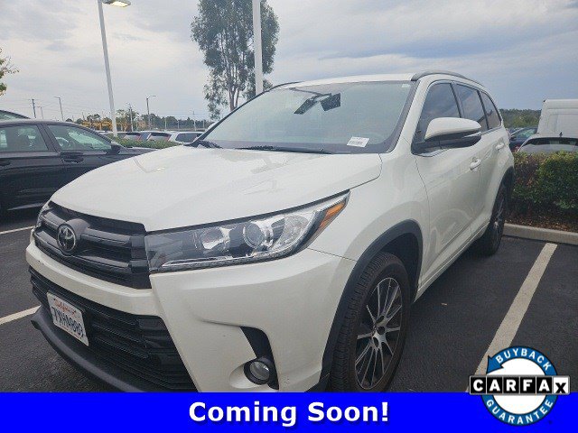 2017 Toyota Highlander SE's photo