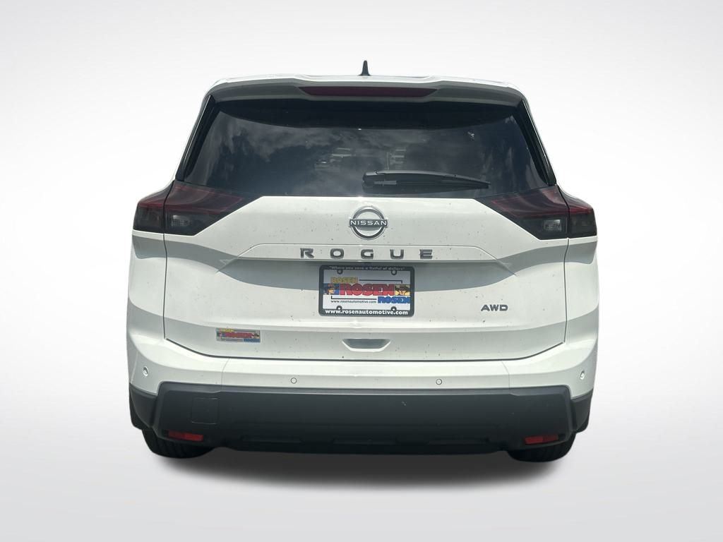 2026 Nissan Rogue S photo 3