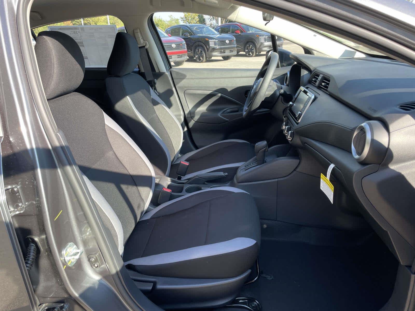 2025 Nissan Versa S photo 15