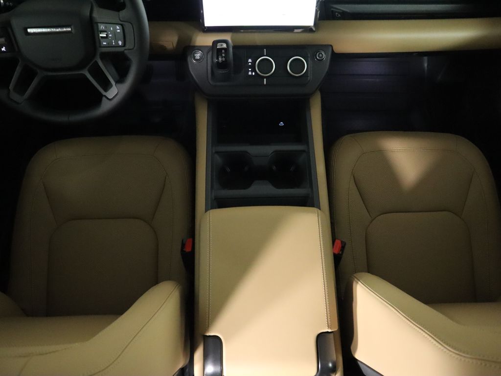 2025 Land Rover Defender 110 S photo 16