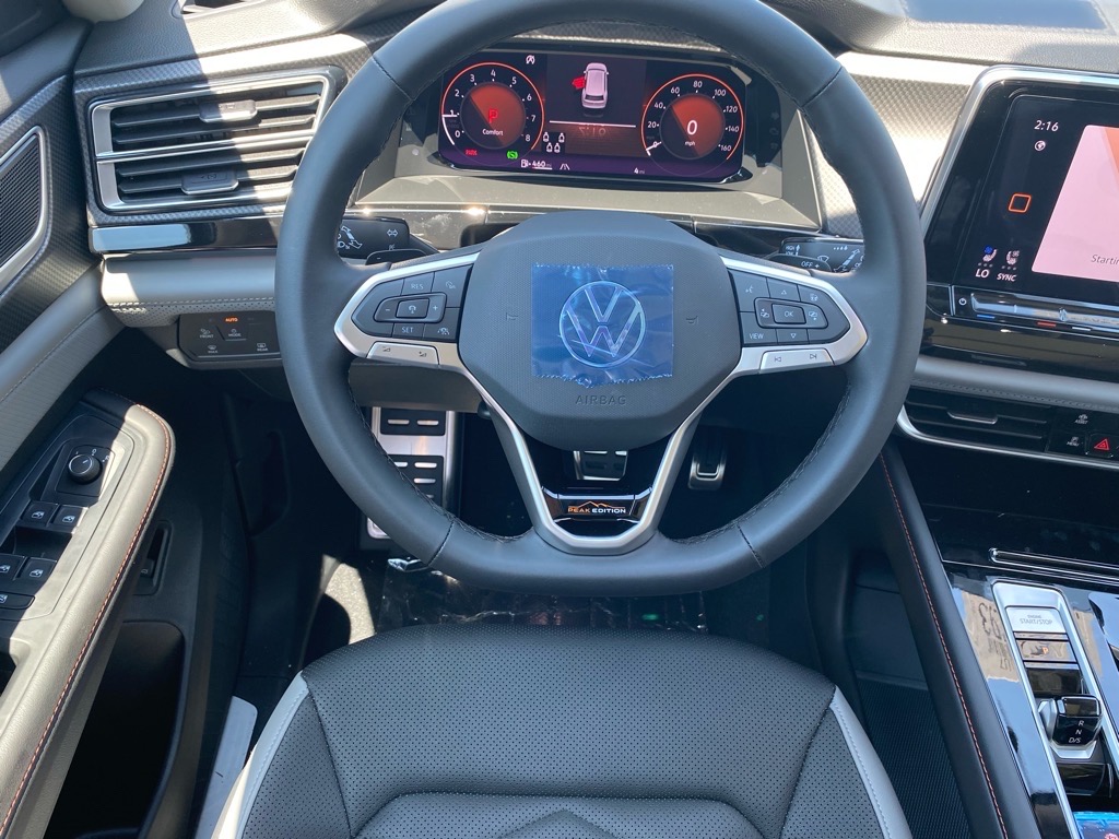 2025 Volkswagen Atlas Peak Edition SE photo 4