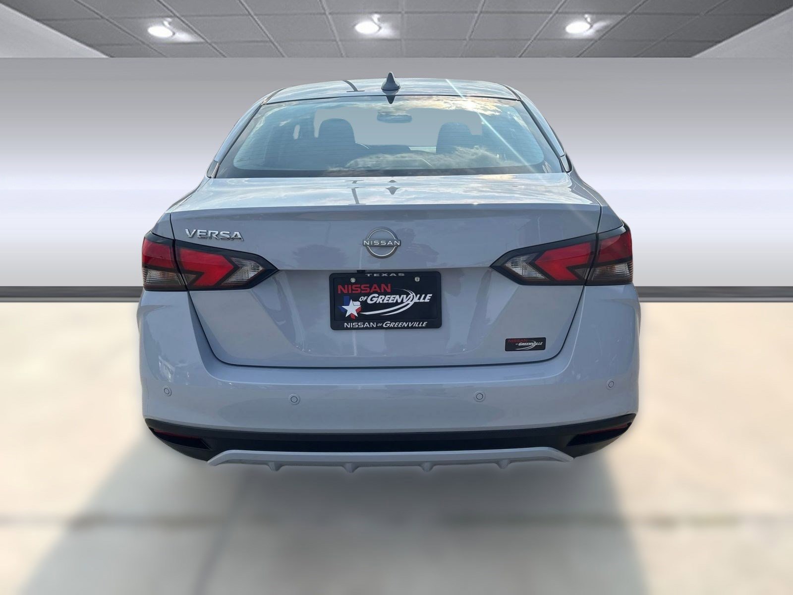 2025 Nissan Versa SV photo 9