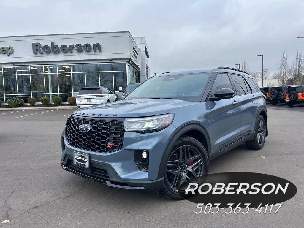 2025 Ford Explorer ST's photo