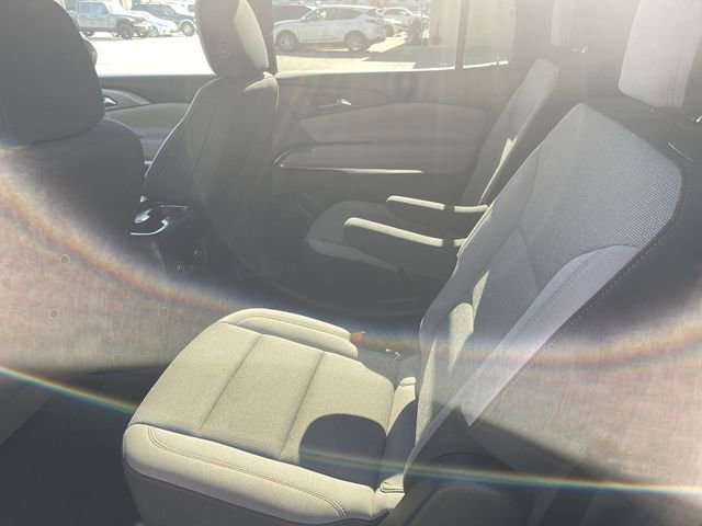 2025 Chevrolet Traverse photo 3