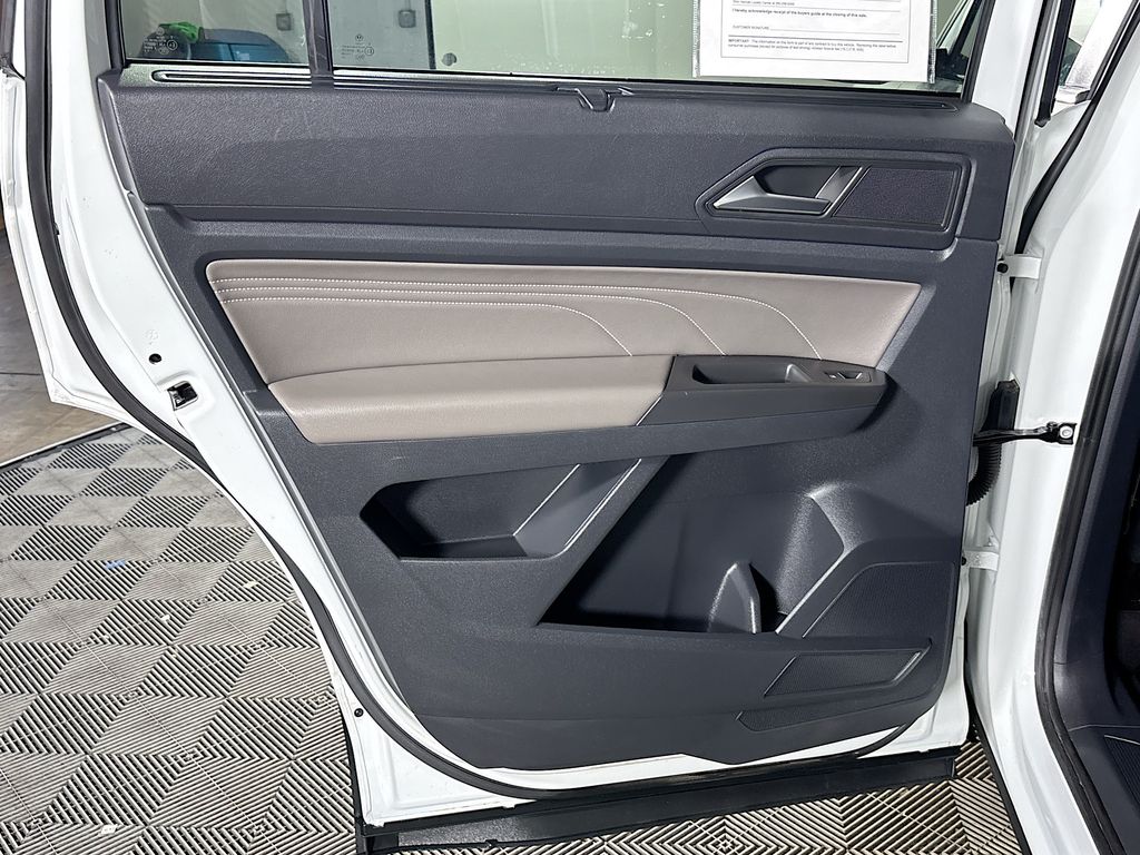 2022 Volkswagen Atlas SE photo 13