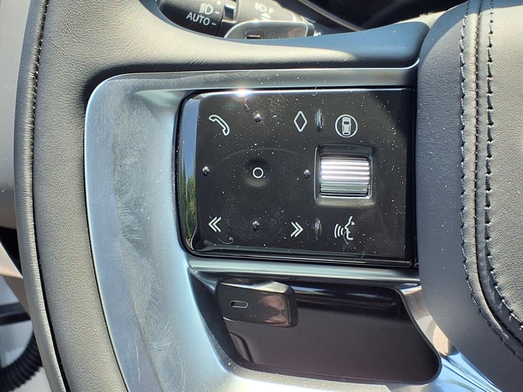 2025 Land Rover Range Rover SE photo 15