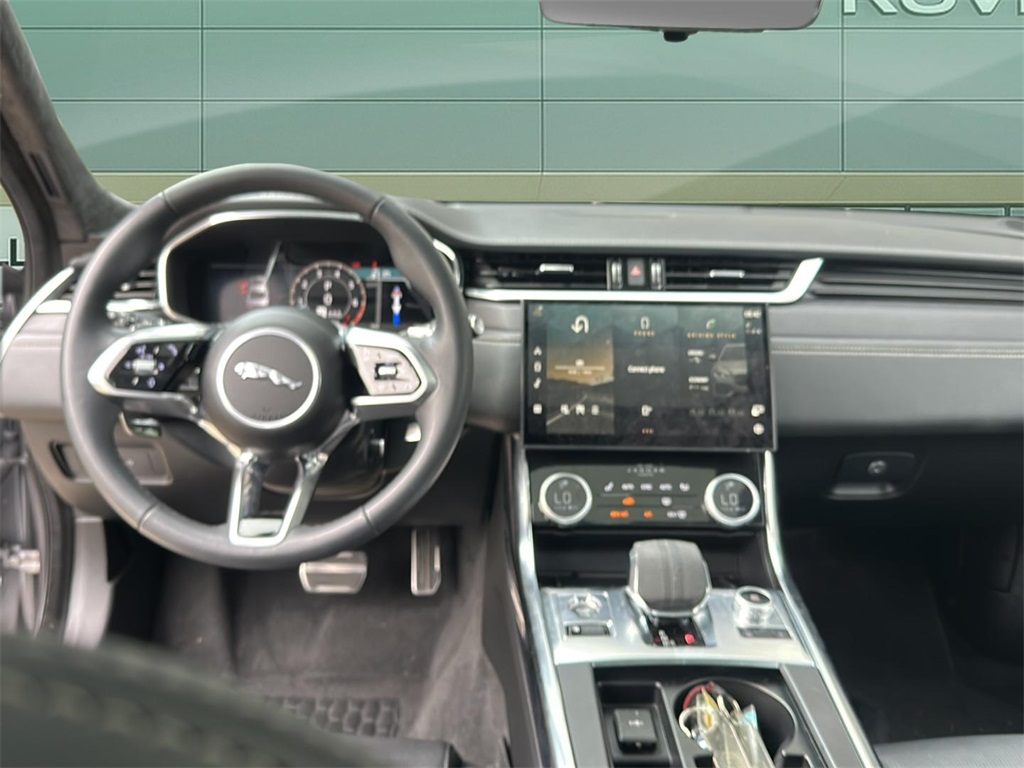 2024 Jaguar XF P300 R-Dynamic SE photo 13