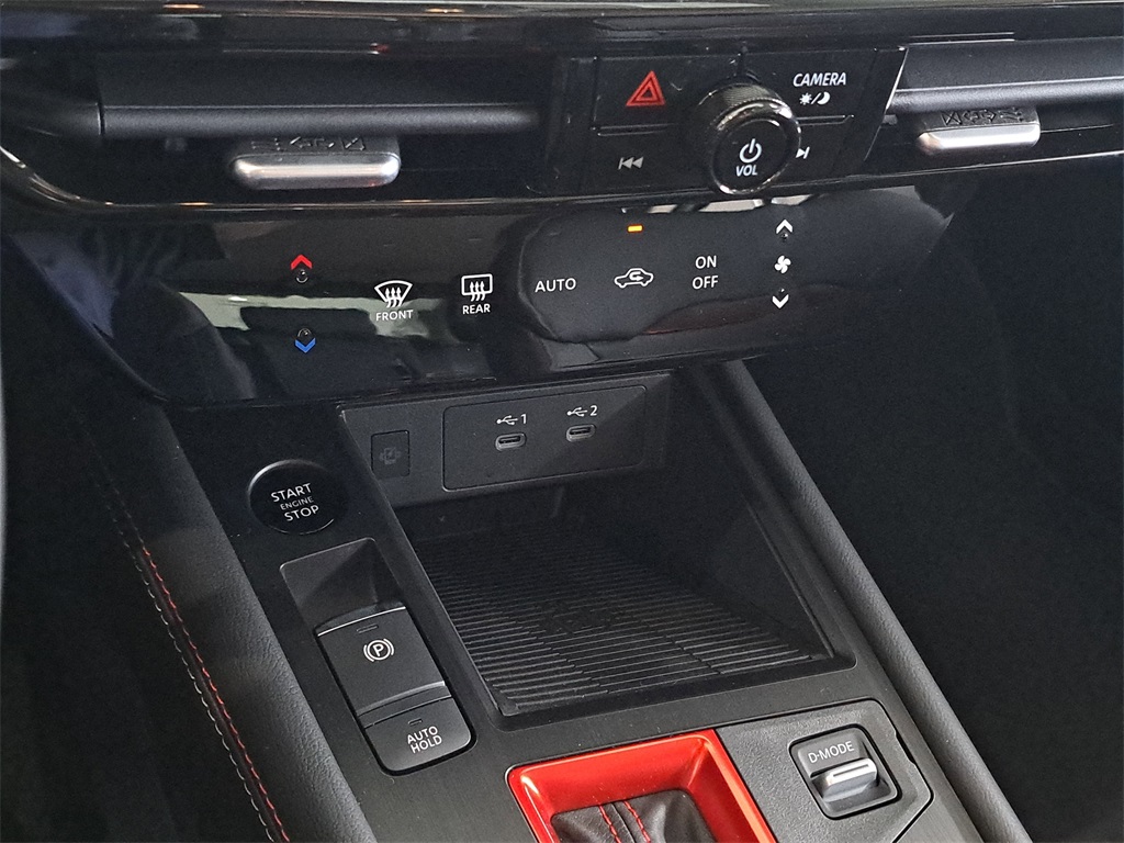 2026 Nissan Kicks SR photo 30