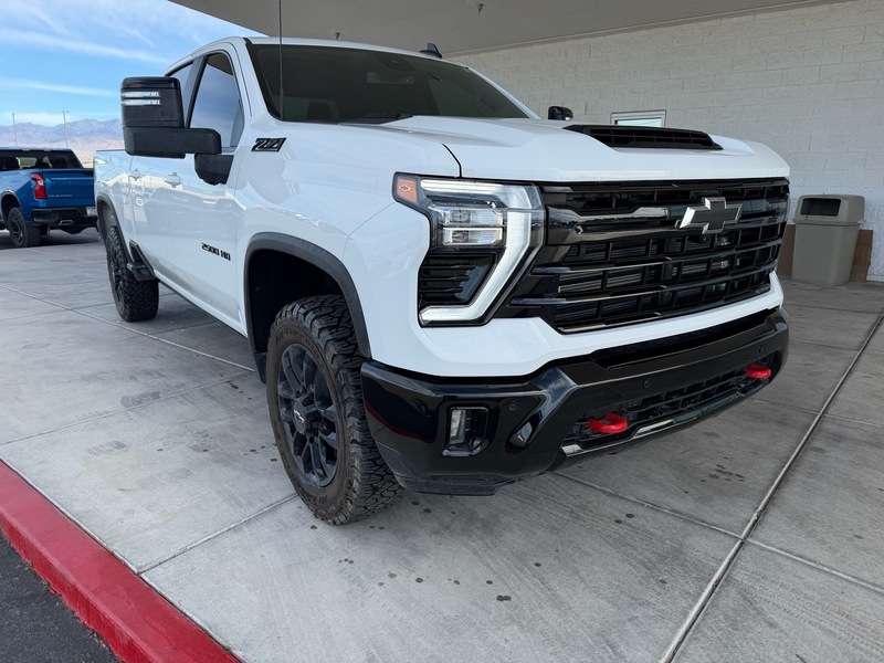 2025 Chevrolet Silverado HD LT's photo