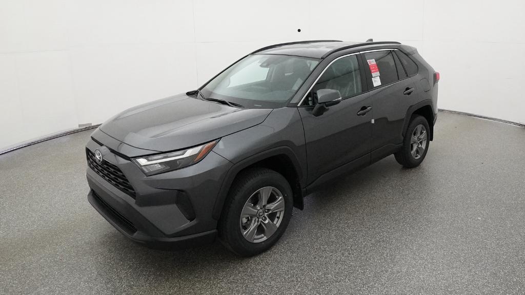 2025 Toyota RAV4 XLE's photo