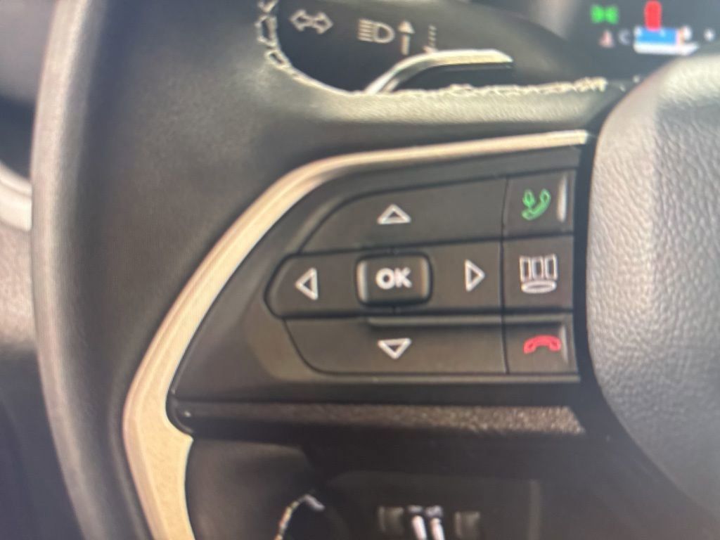2023 Jeep Grand Cherokee Limited photo 13