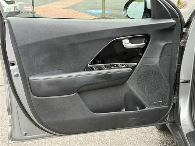 2022 Kia Niro Touring Special Edition photo 26
