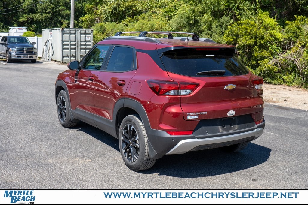 2022 Chevrolet Trailblazer LT photo 2