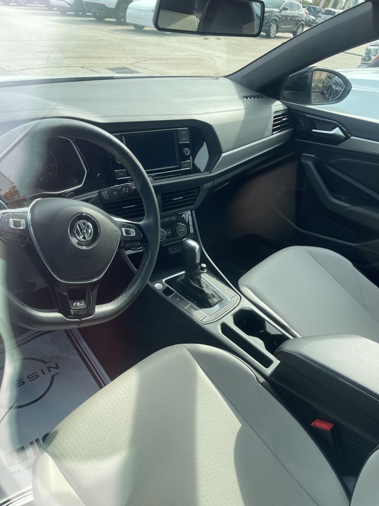 2021 Volkswagen Jetta R-Line photo 4