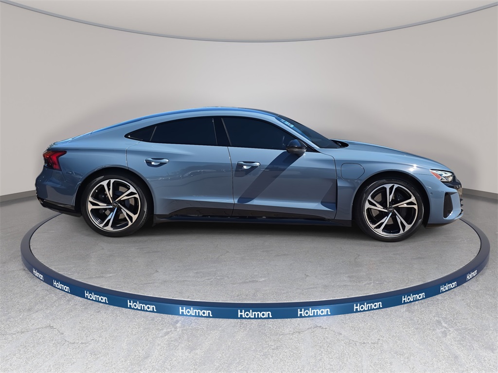 2023 Audi e-tron GT Prestige photo 2