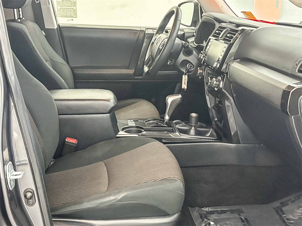 2020 Toyota 4Runner TRD Off-Road photo 12