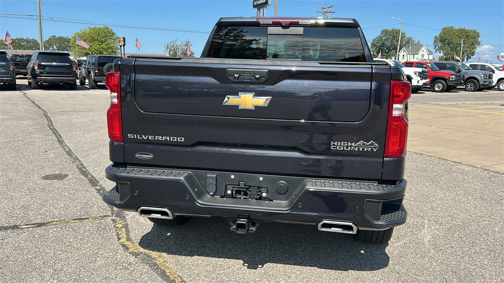 2023 Chevrolet Silverado 1500 High Country photo 4
