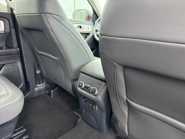 2025 Ford Explorer photo 16