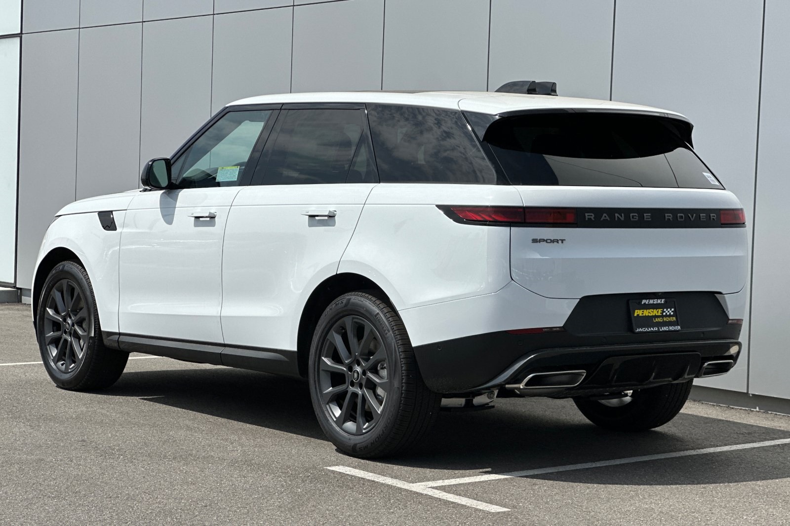 2025 Land Rover Range Rover Sport P360 S photo 2