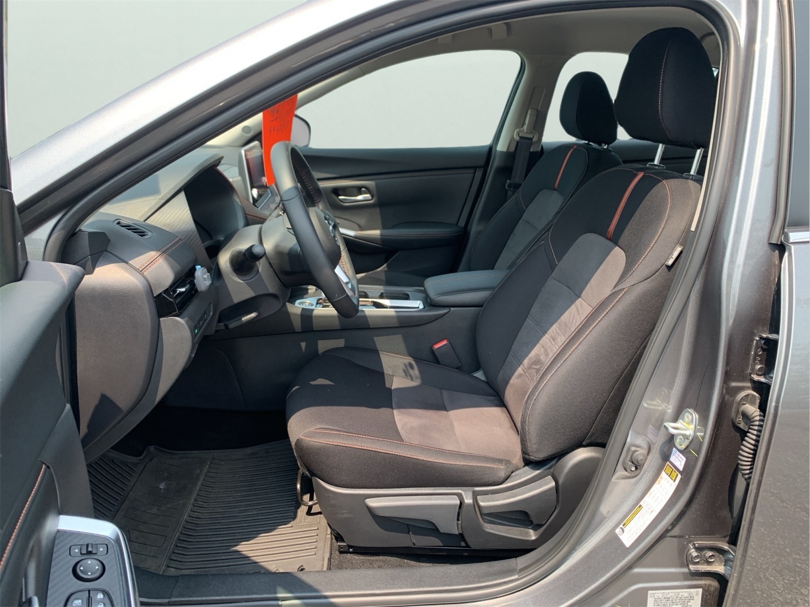 2023 Nissan Sentra SR photo 9