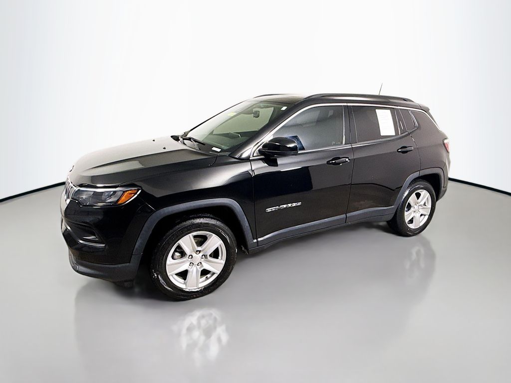 2022 Jeep Compass Latitude photo 3
