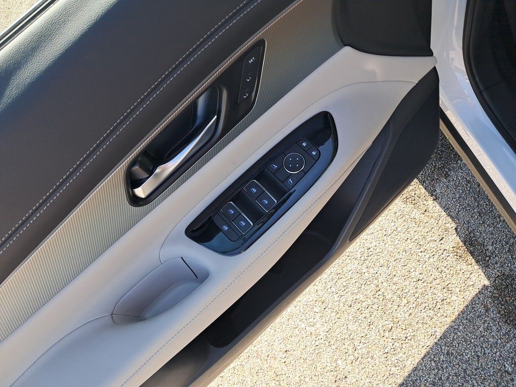 2025 Nissan Murano SL photo 12